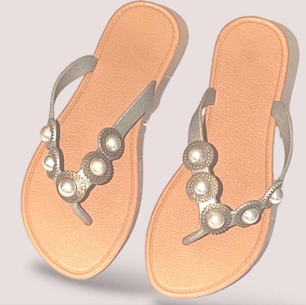 💙 Beaded Embellished Flip Flops So Adorable!! - Picture 4 of 5